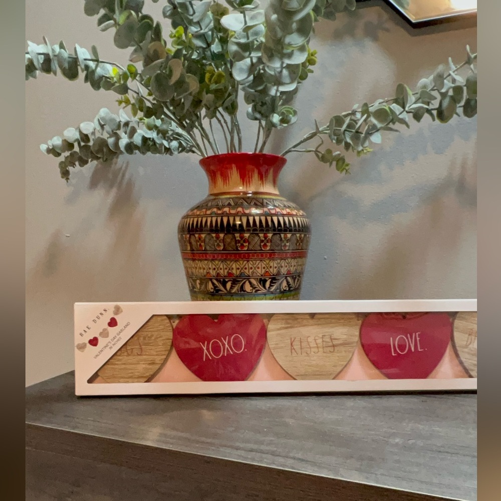 RAE DUNN Valentine’s Day garland - Picture 3 of 9
